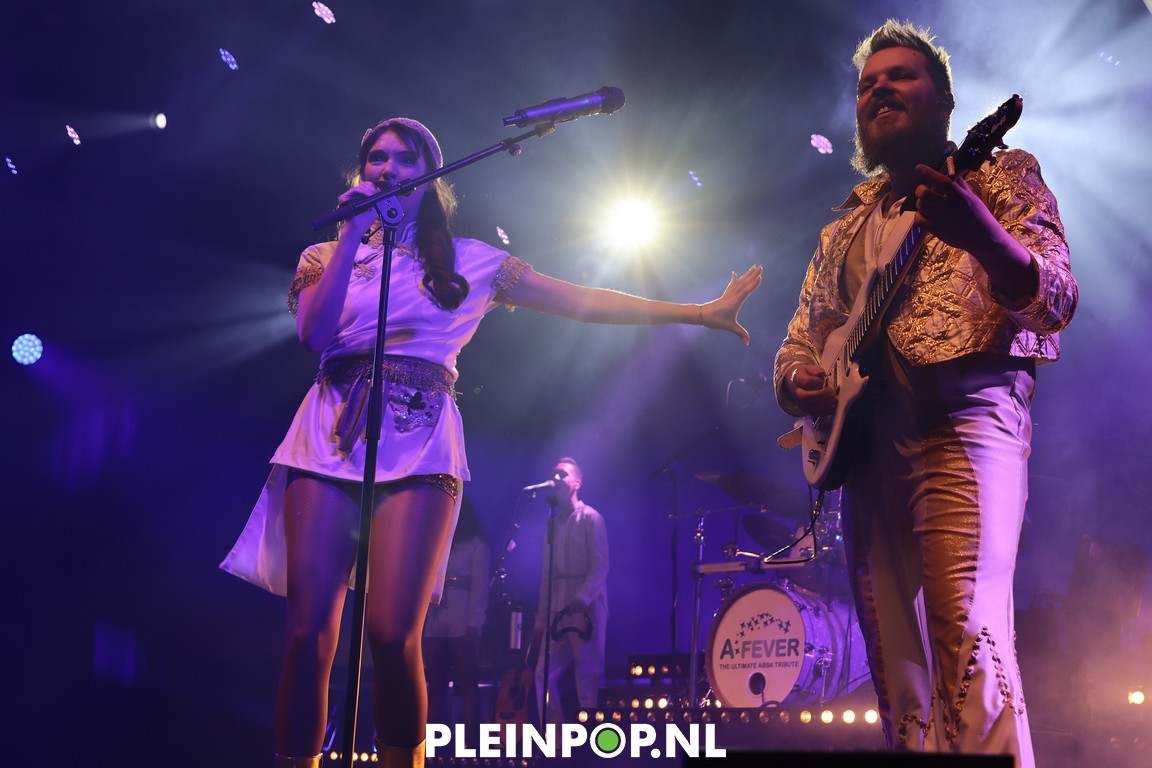 V R I J D A G     (101)